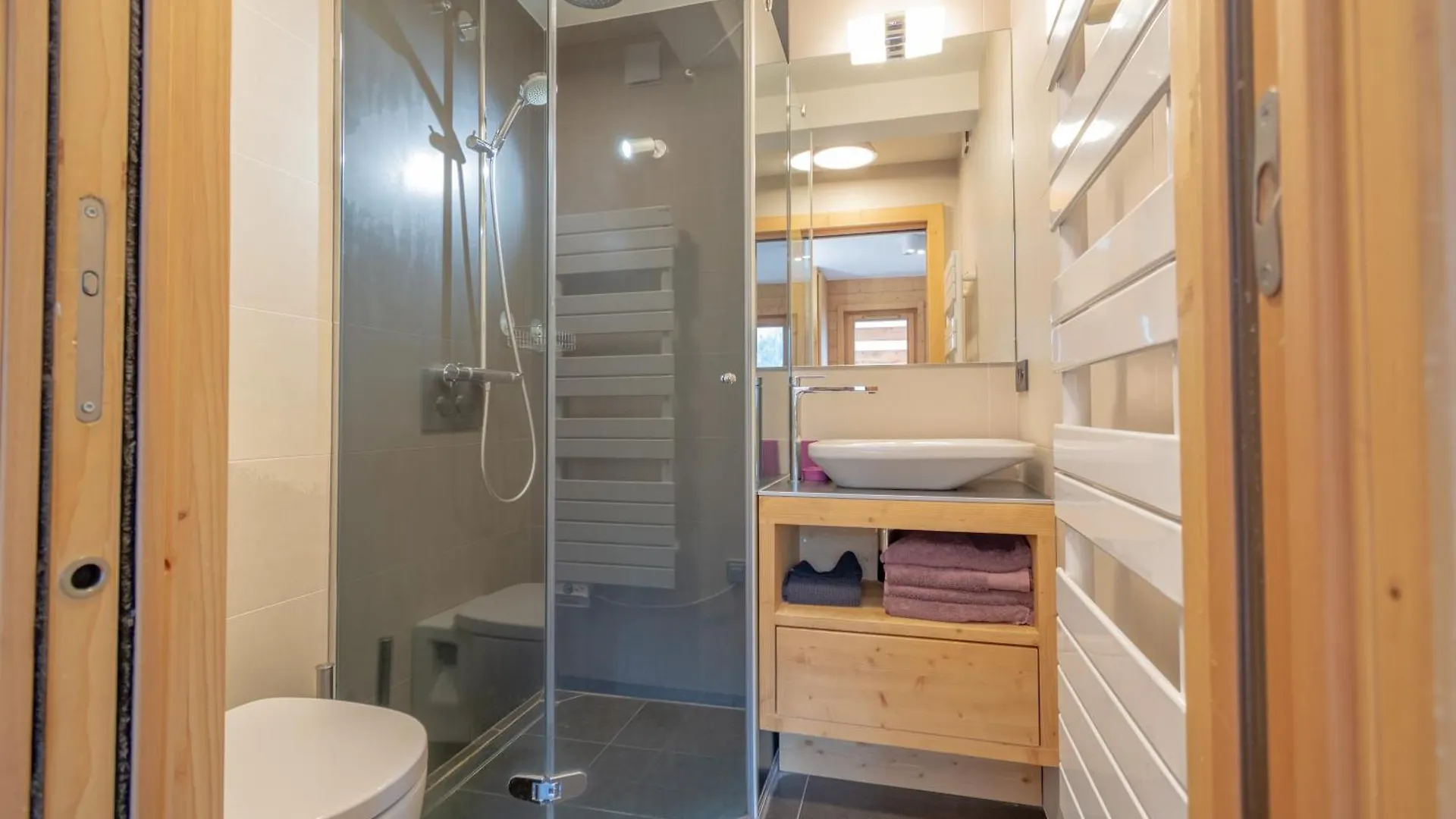 הוילה לה קונטמין מונז'ואה Chalet Cameline צרפת
