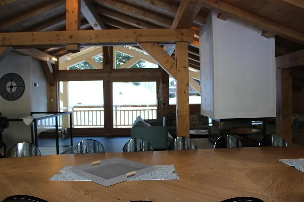 הוילה לה קונטמין מונז'ואה Chalet Cameline
