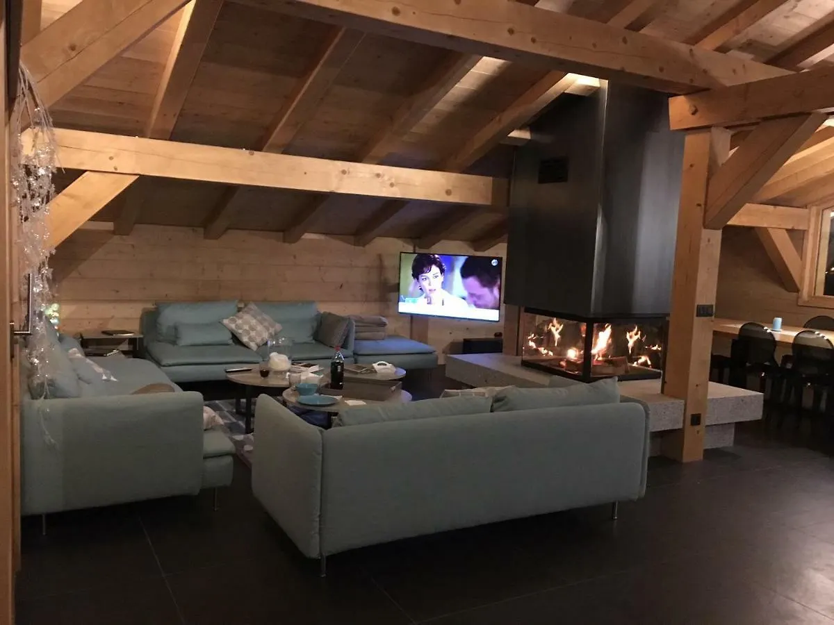 הוילה לה קונטמין מונז'ואה Chalet Cameline